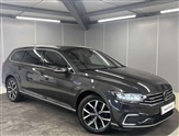 Volkswagen Passat Image 1