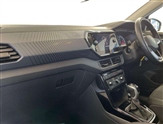 Volkswagen T-Cross Image 2