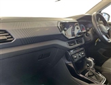 Volkswagen T-Cross Image 2