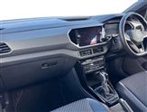 Volkswagen T-Cross Image 2