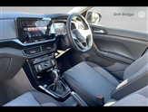 Volkswagen T-Cross Image 2