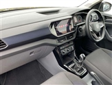 Volkswagen T-Cross Image 2