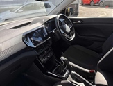 Volkswagen T-Cross Image 2