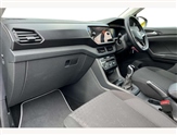 Volkswagen T-Cross Image 2