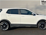 Volkswagen T-Cross Image 2