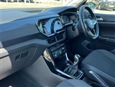 Volkswagen T-Cross Image 2