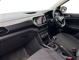 Volkswagen T-Cross Image 2
