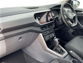 Volkswagen T-Cross Image 2