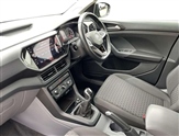 Volkswagen T-Cross Image 2