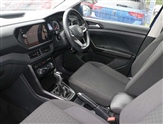 Volkswagen T-Cross Image 2