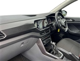 Volkswagen T-Cross Image 2