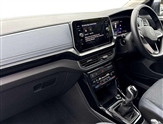Volkswagen T-Cross Image 2
