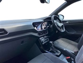 Volkswagen T-Cross Image 2