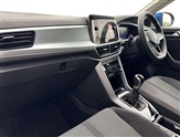 Volkswagen T-Roc Image 2