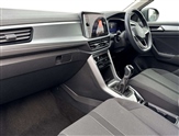 Volkswagen T-Roc Image 2