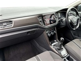 Volkswagen T-Roc Image 2