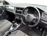 Volkswagen T-Roc Image 6