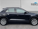 Volkswagen T-Roc Image 2