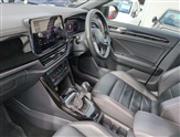 Volkswagen T-Roc Image 2