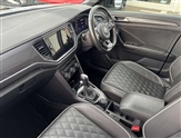 Volkswagen T-Roc Image 2
