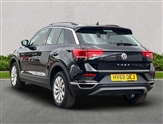 Volkswagen T-Roc Image 2