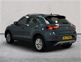 Volkswagen T-Roc Image 2