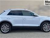 Volkswagen T-Roc Image 2