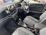 Volkswagen T-Roc Image 2