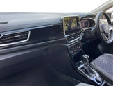 Volkswagen T-Roc Image 2