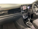 Volkswagen T-Roc Image 2
