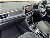 Volkswagen T-Roc Image 2
