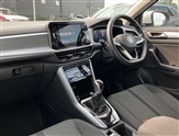 Volkswagen T-Roc Image 2