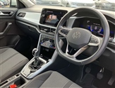 Volkswagen T-Roc Image 6