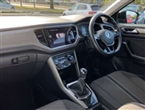 Volkswagen T-Roc Image 2