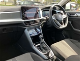 Volkswagen T-Roc Image 2