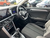 Volkswagen T-Roc Image 2