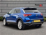 Volkswagen T-Roc Image 2