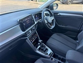 Volkswagen T-Roc Image 2