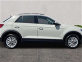 Volkswagen T-Roc Image 4