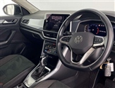 Volkswagen T-Roc Image 6