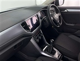 Volkswagen T-Roc Image 2