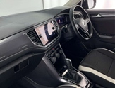 Volkswagen T-Roc Image 2