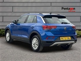 Volkswagen T-Roc Image 2
