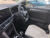 Volkswagen T-Roc Image 2