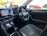 Volkswagen T-Roc Image 2