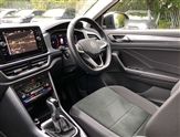 Volkswagen T-Roc Image 2