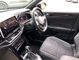 Volkswagen T-Roc Image 2