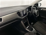 Volkswagen T-Roc Image 2