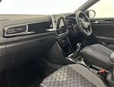 Volkswagen T-Roc Image 2