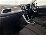 Volkswagen T-Roc Image 2